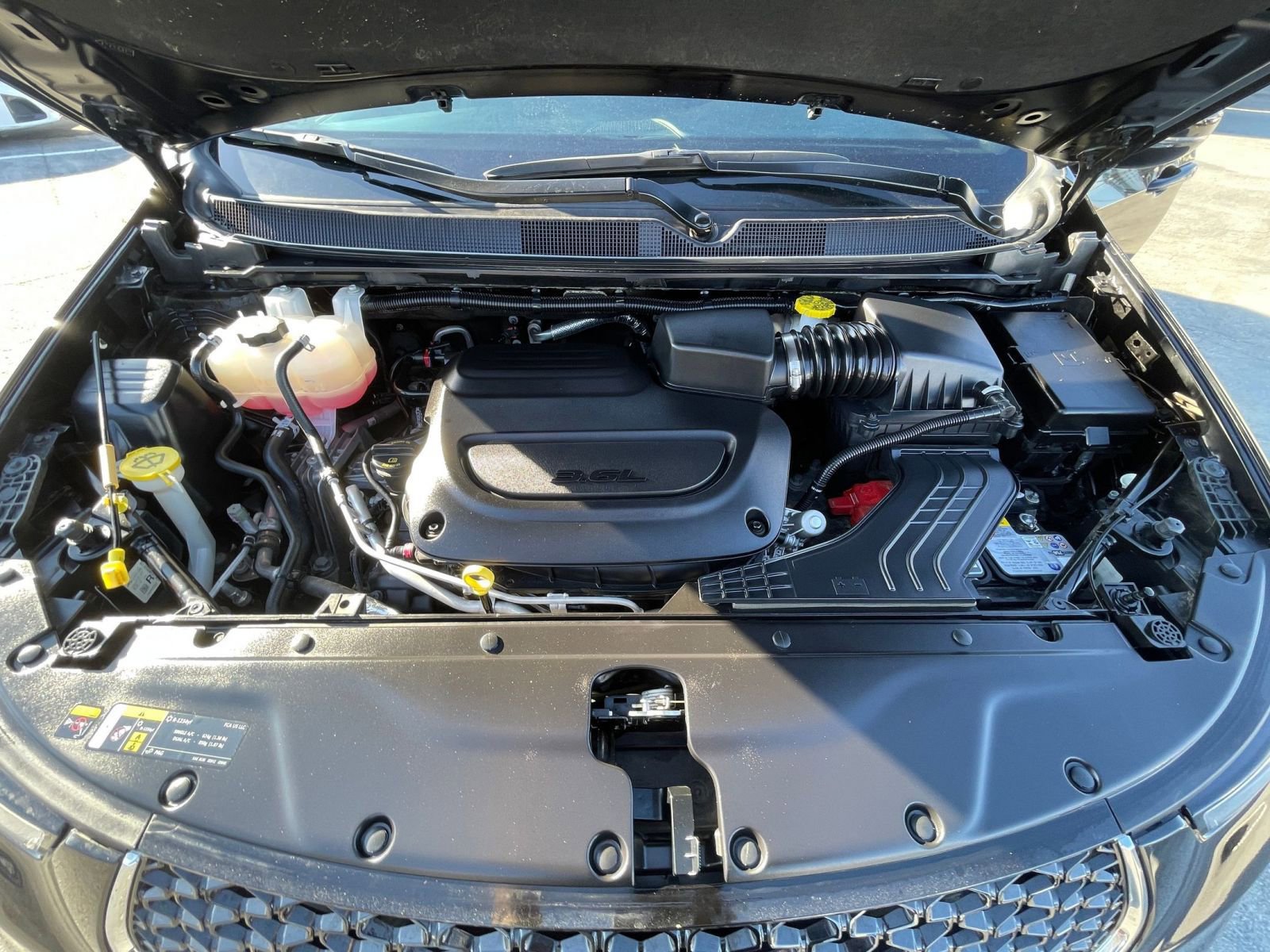 Used 2025 Chrysler Pacifica Select image 34