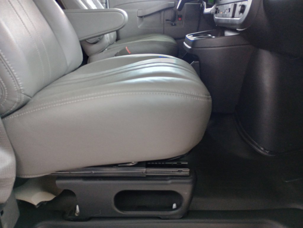New 2025 GMC Savana 2500 w/ Driver Convenience Package RWD image 22