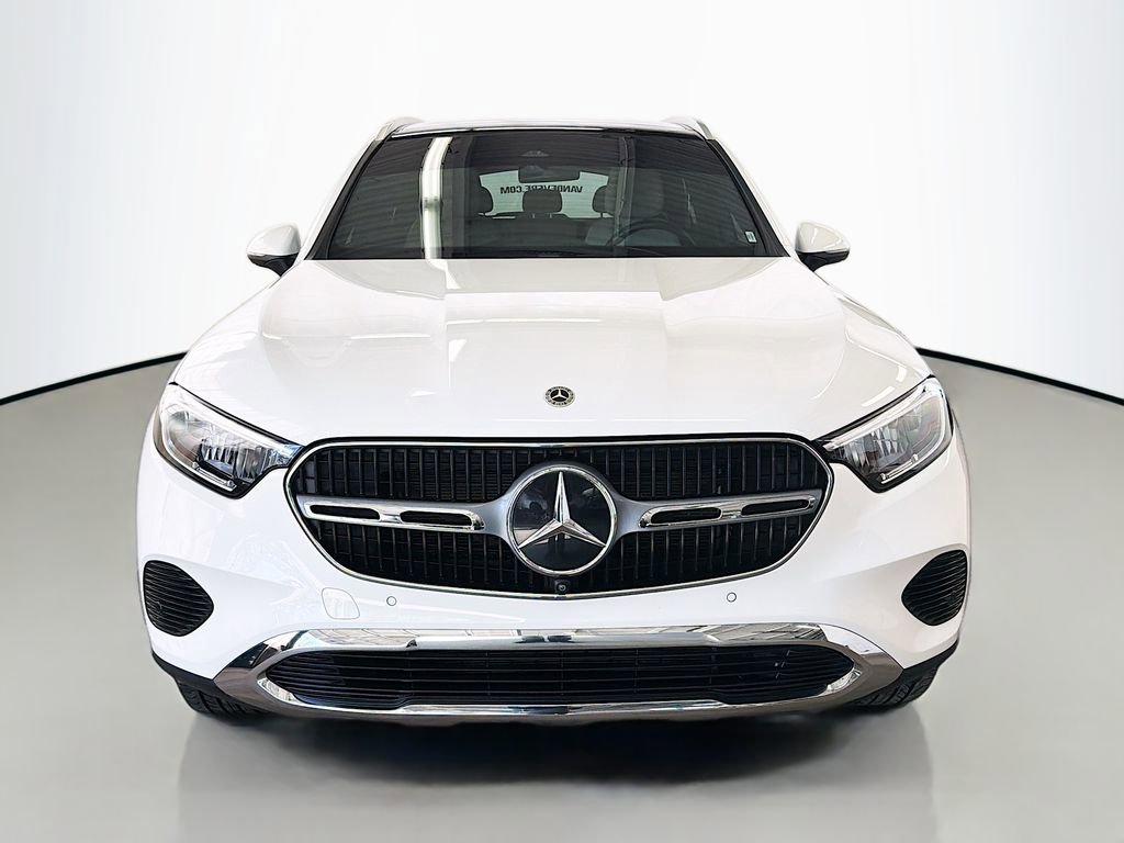 Used 2023 Mercedes-Benz GLC 300 4MATIC image 2