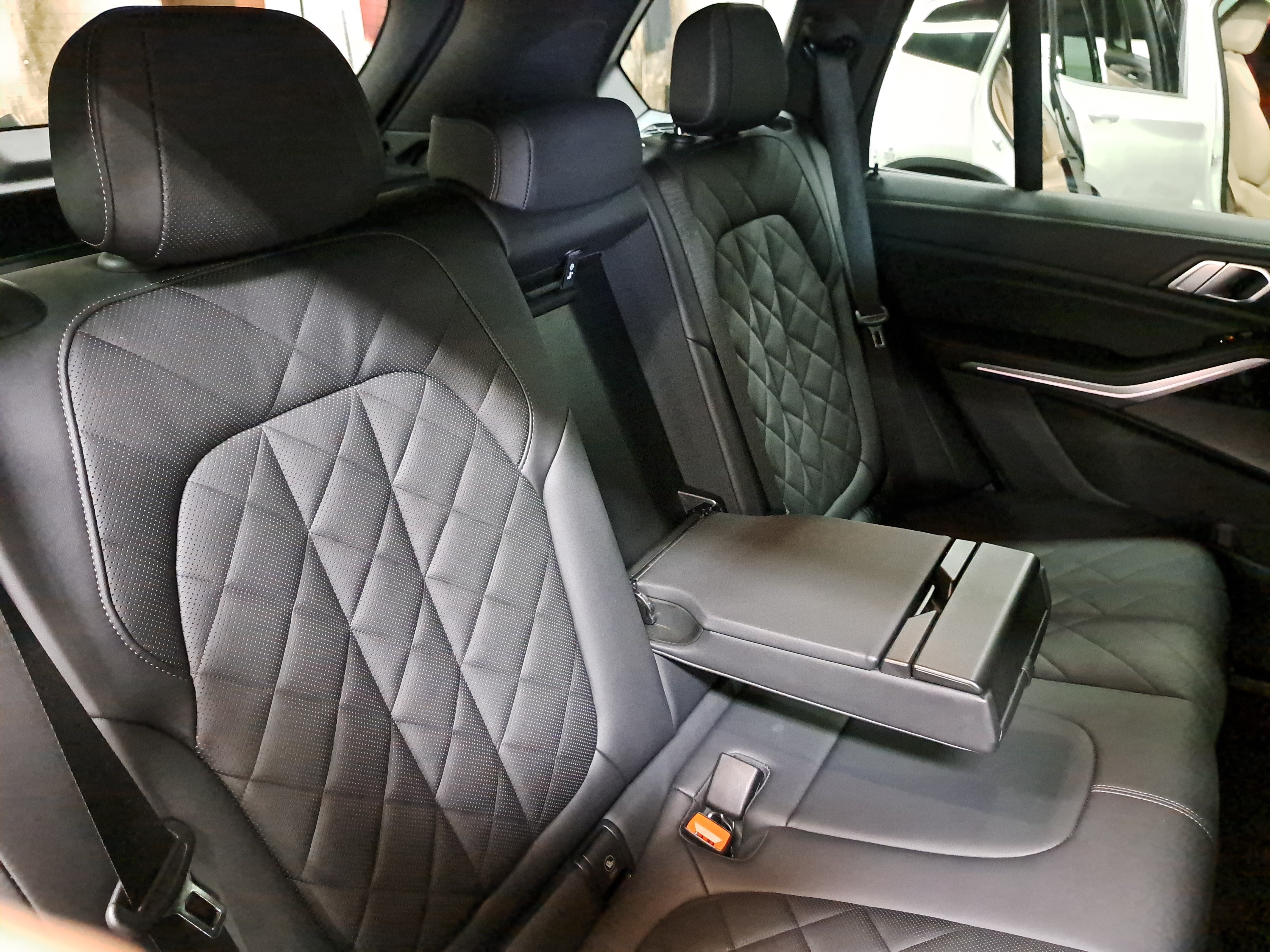 Used 2024 BMW X5 M60i w/ Parking Assistance Package AWD/4WD image 12