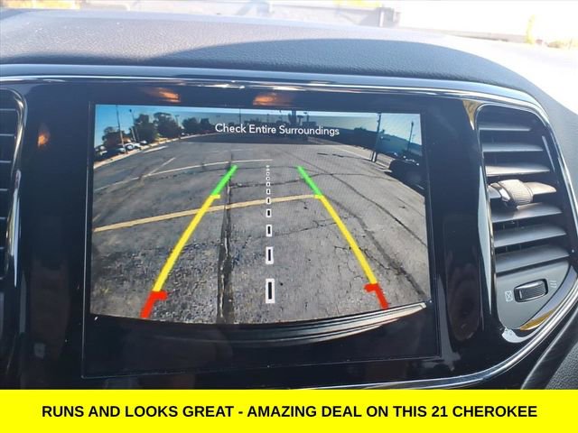 Used 2021 Jeep Grand Cherokee Laredo X image 20