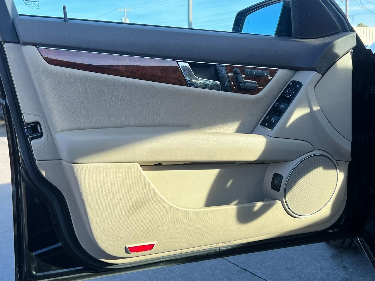 Used 2010 Mercedes-Benz C 300 Sedan image 11