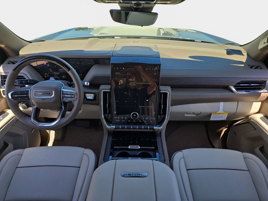 Used 2026 GMC Yukon Denali w/ Denali Reserve Package image 10
