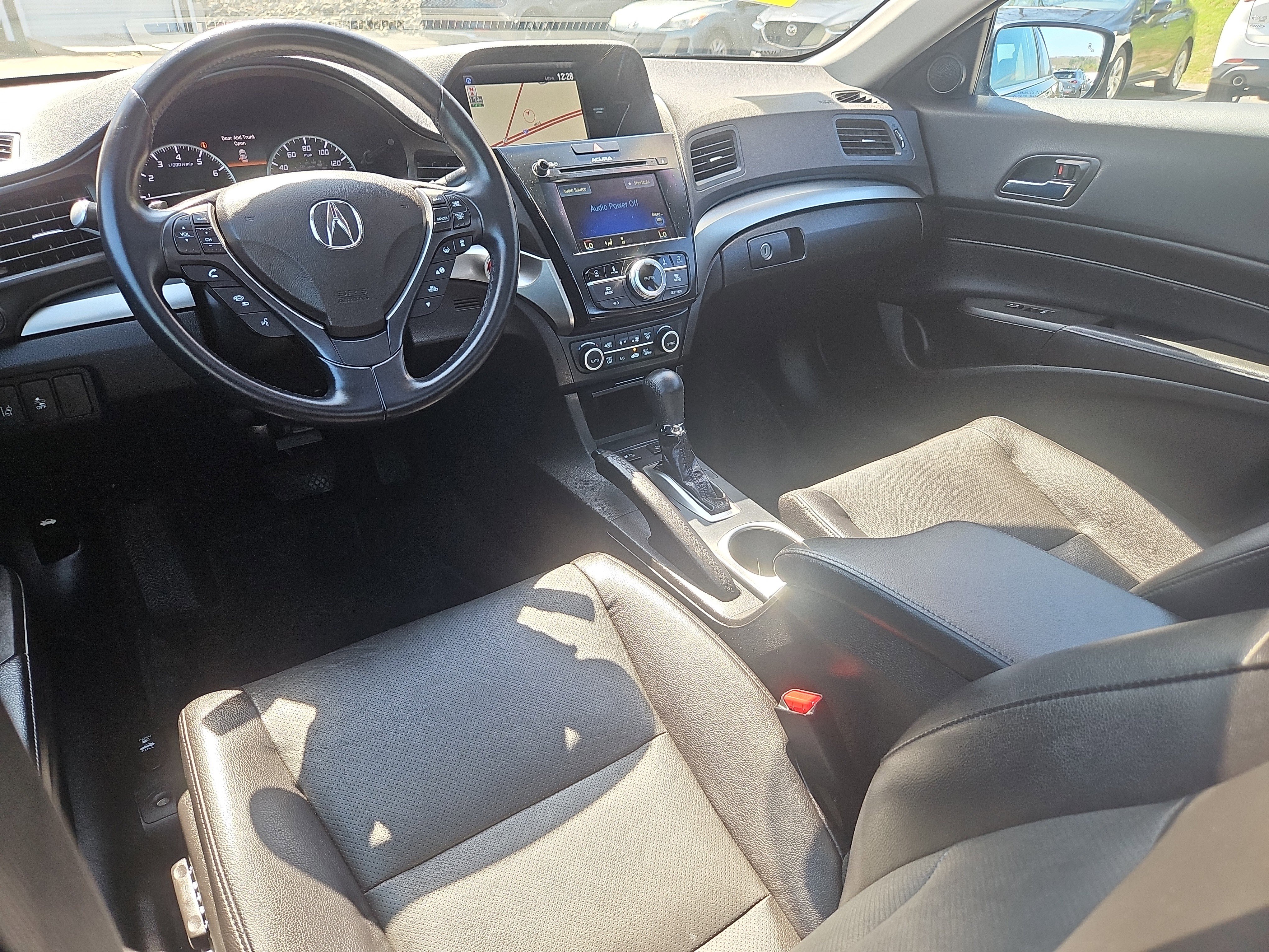 Used 2017 Acura ILX w/ Premium Package image 3
