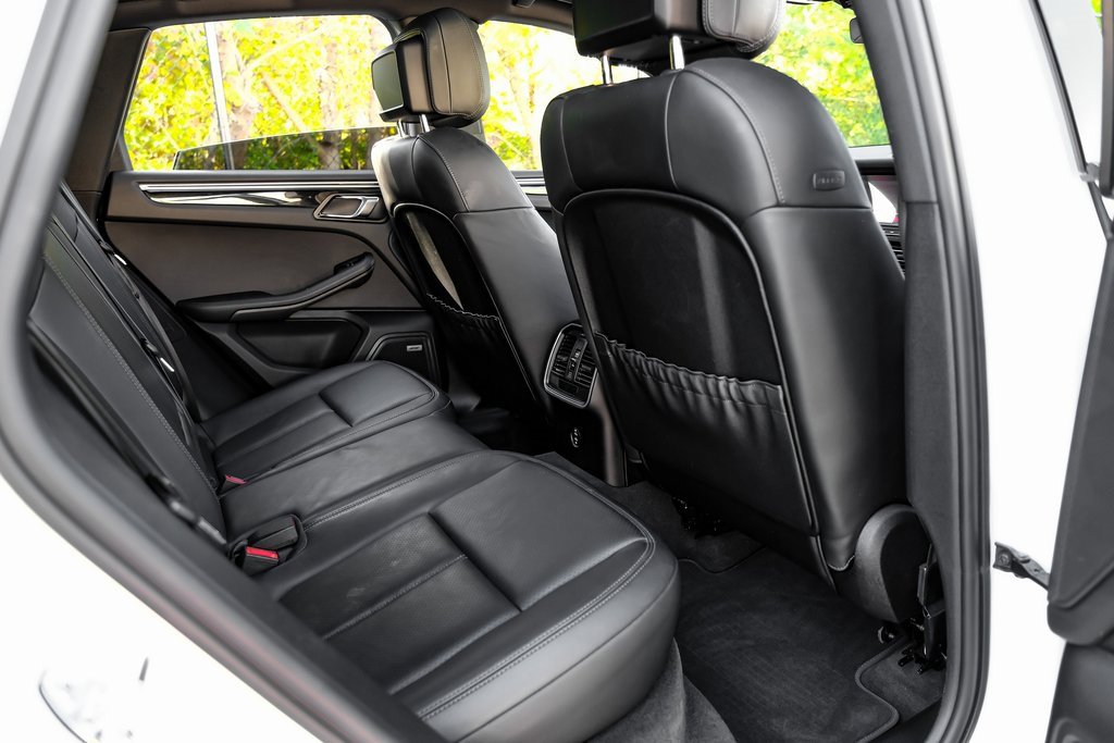 Used 2021 Porsche Macan image 39