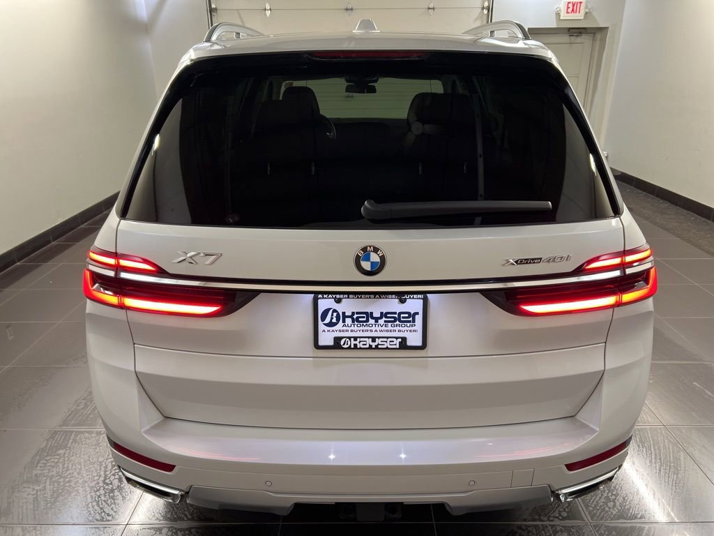 Used 2023 BMW X7 xDrive40i w/ Premium Package image 5