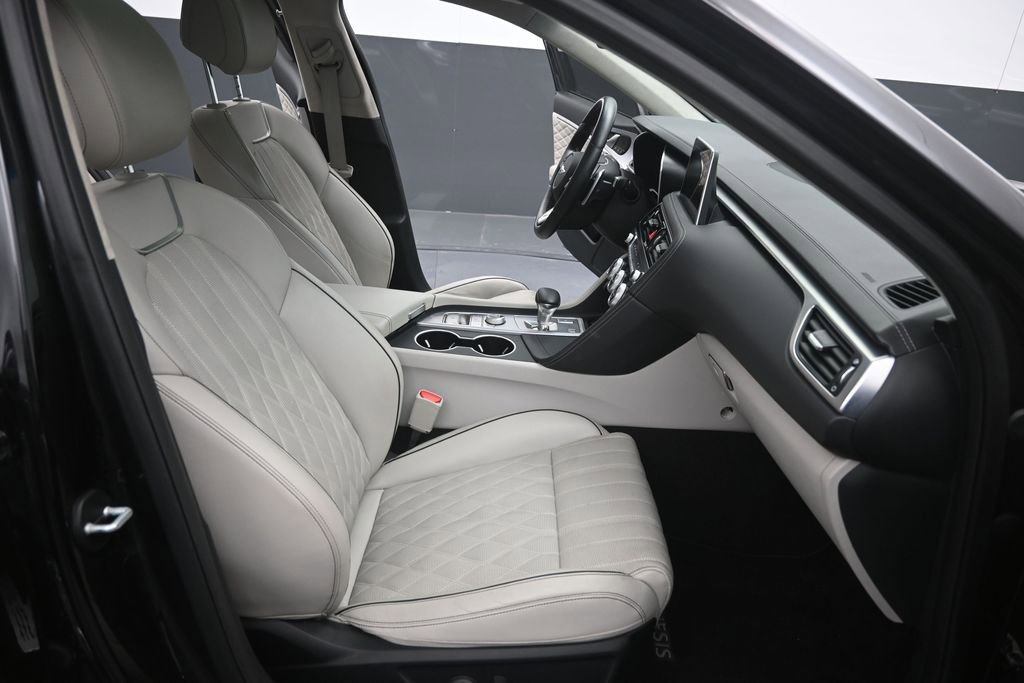 Used 2019 Genesis G70 2.0T Advanced w/ Dynamic Package RWD image 16