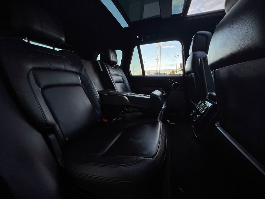 Used 2019 Land Rover Range Rover image 30
