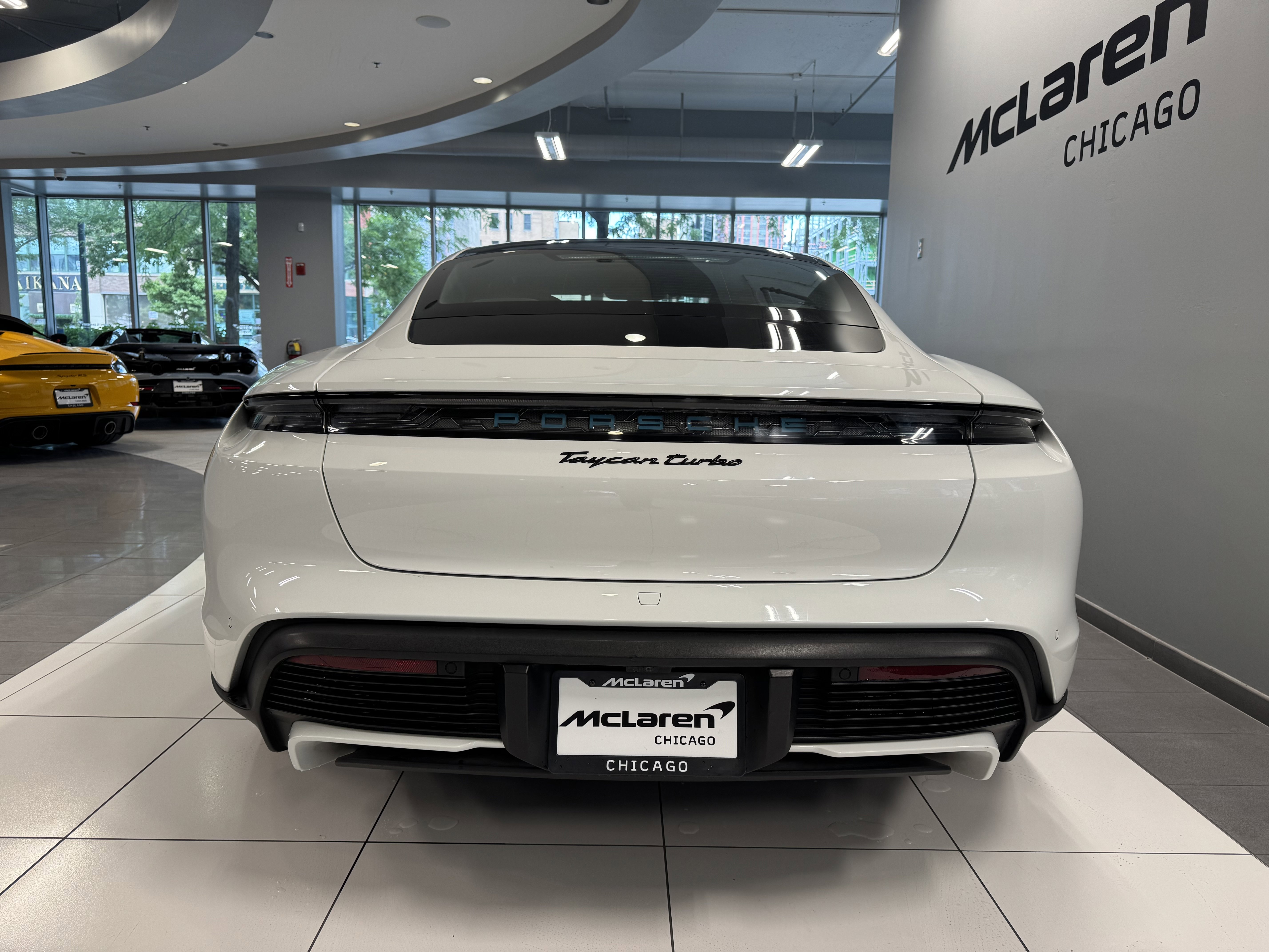 Used 2022 Porsche Taycan image 5