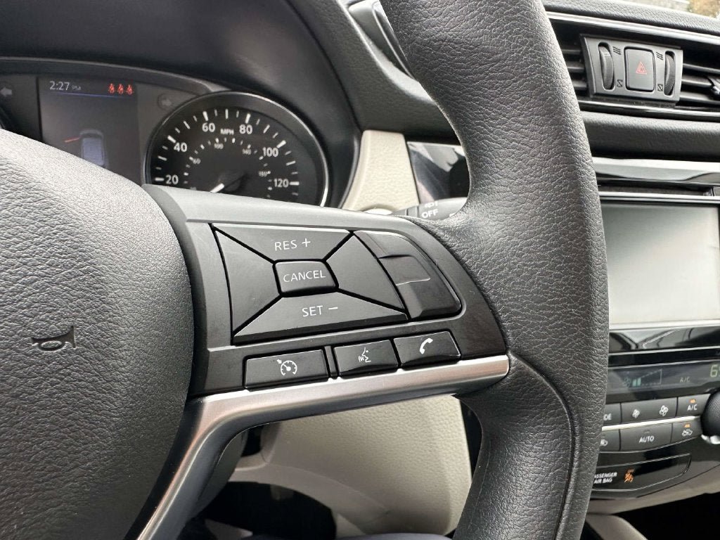 Used 2020 Nissan Rogue Sport SV AWD/4WD image 27