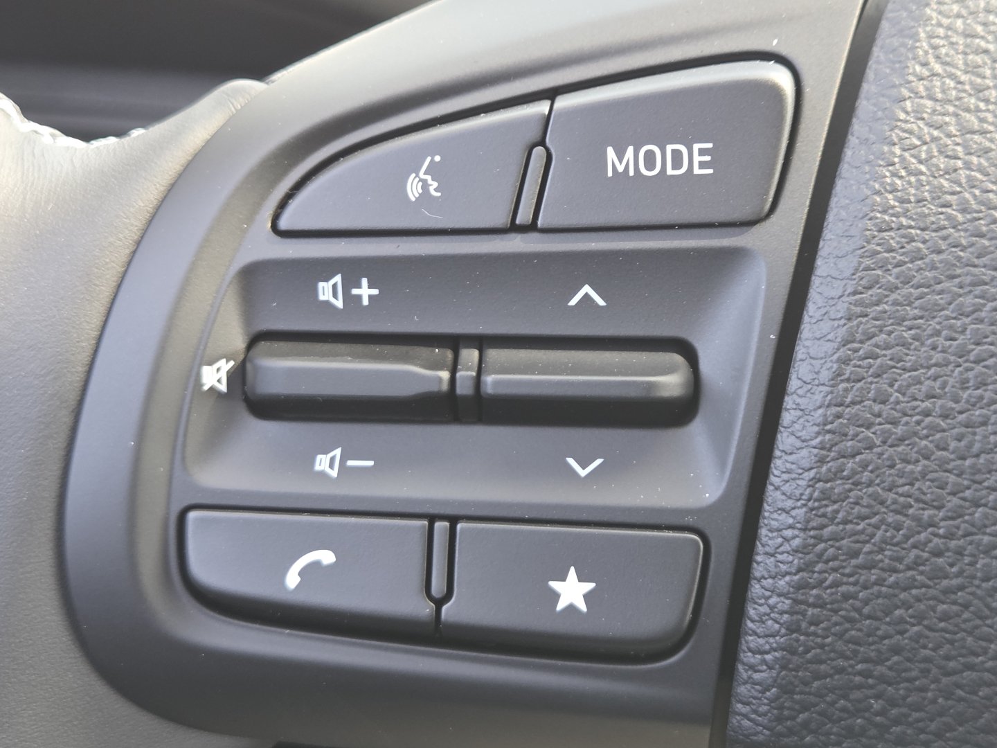 New 2026 Hyundai Venue SEL FWD image 26