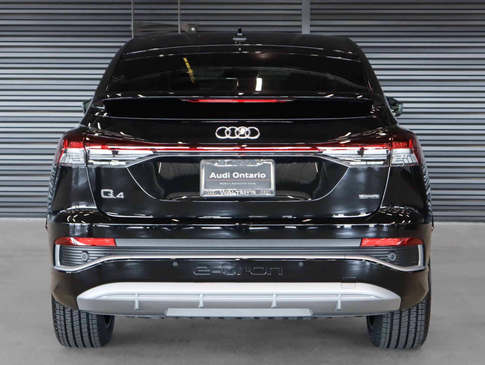 Used 2024 Audi Q4 e-tron Prestige AWD/4WD image 16