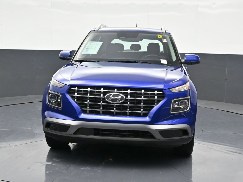 Used 2023 Hyundai Venue Limited image 9