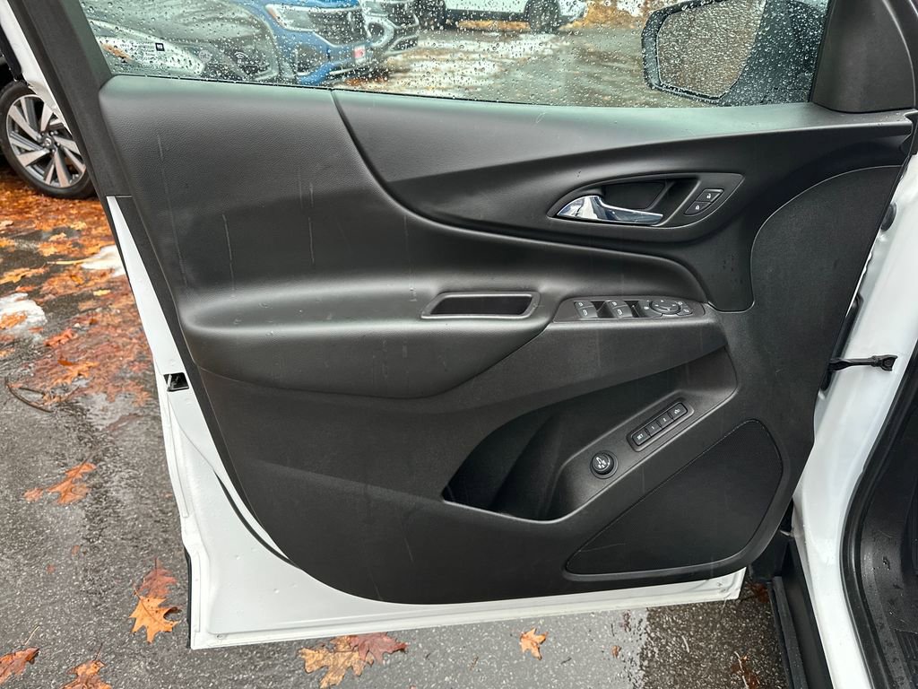 Used 2020 Chevrolet Equinox LT w/ Sport Edition image 5
