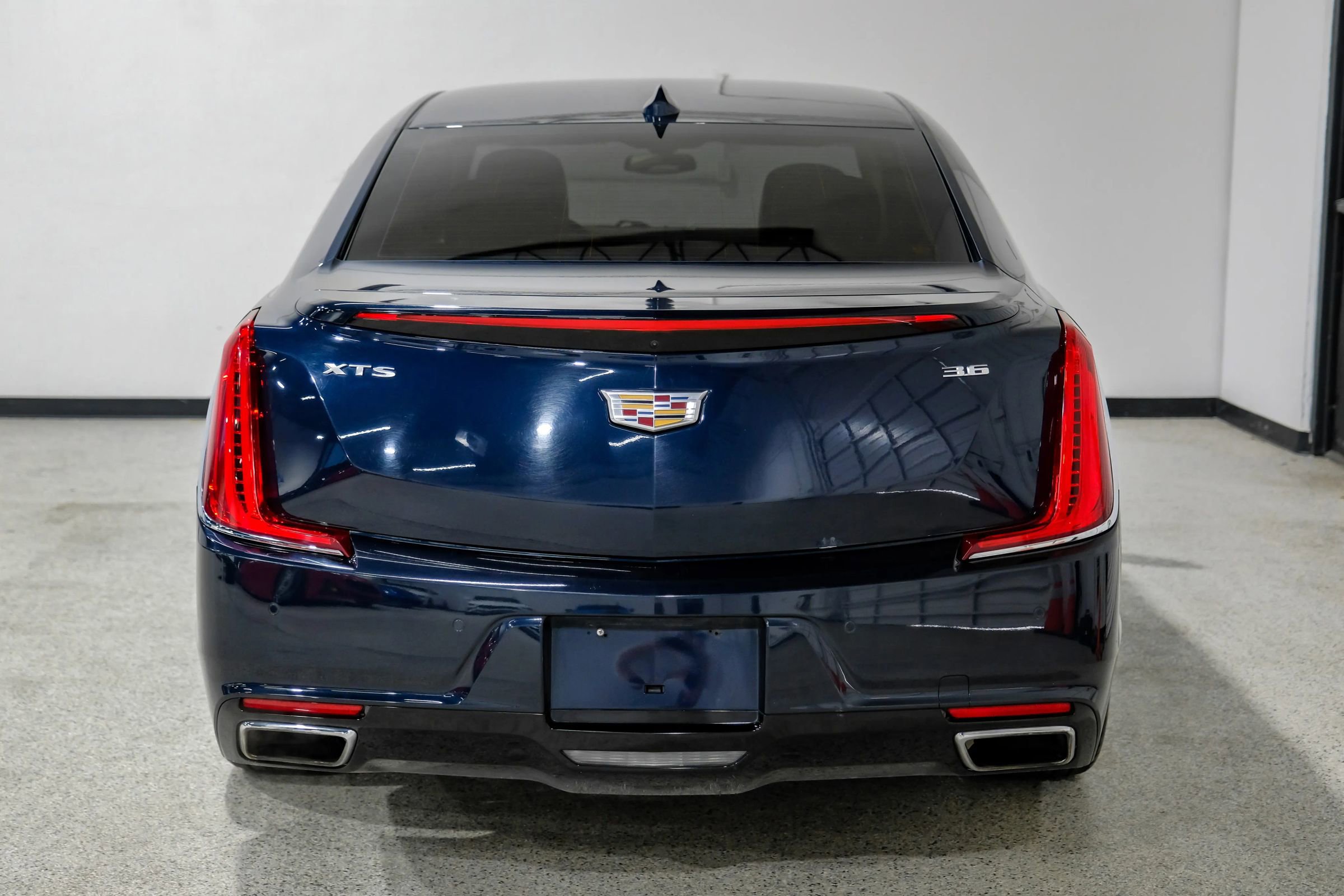 Used 2019 Cadillac XTS Luxury image 7
