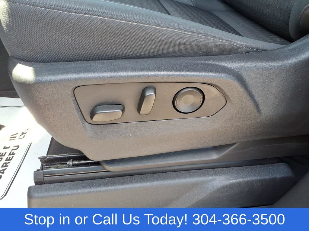 Used 2023 Chevrolet Silverado 1500 Custom AWD/4WD image 19