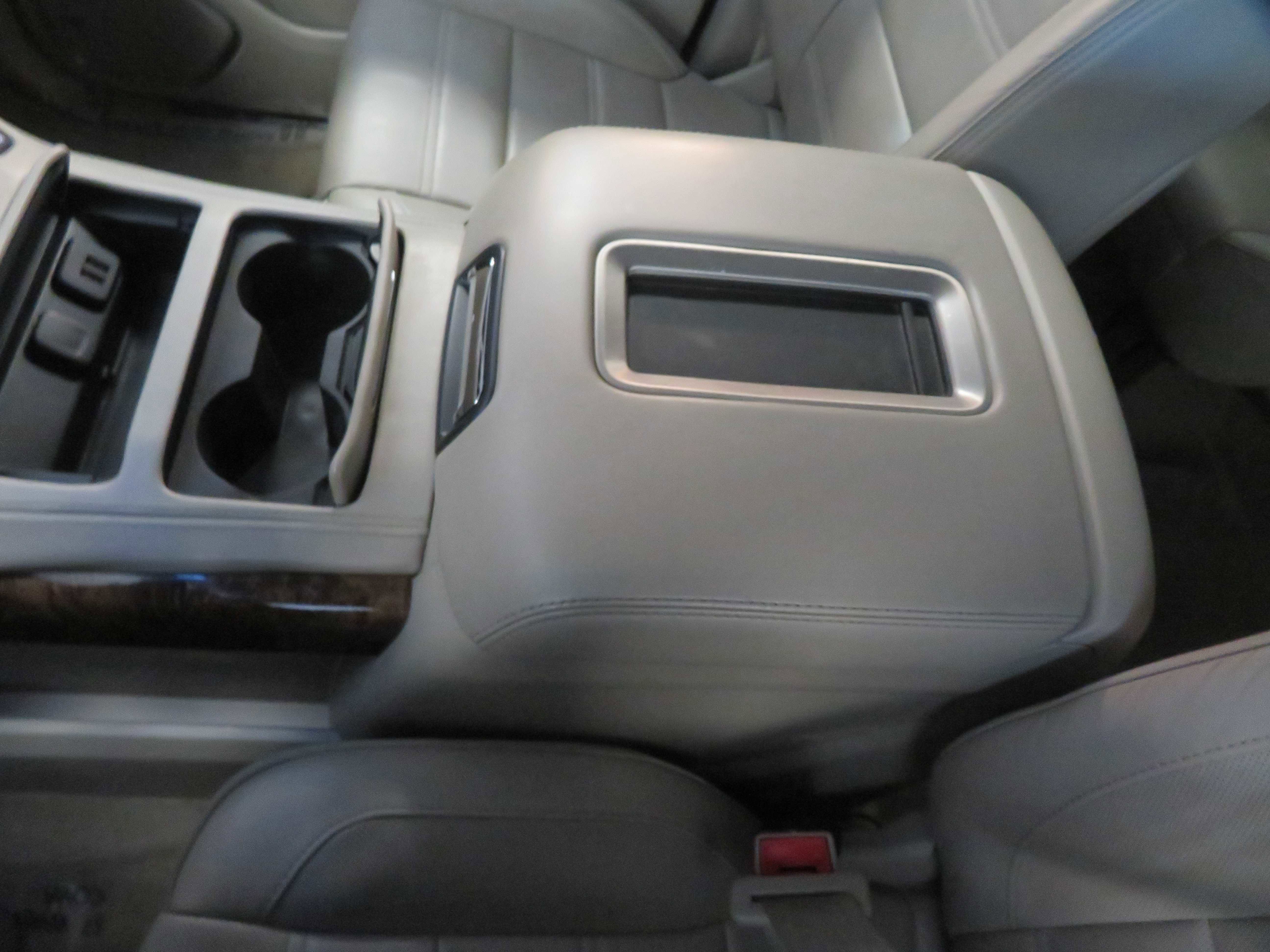 Used 2015 GMC Yukon XL Denali w/ Touring Package AWD/4WD image 48