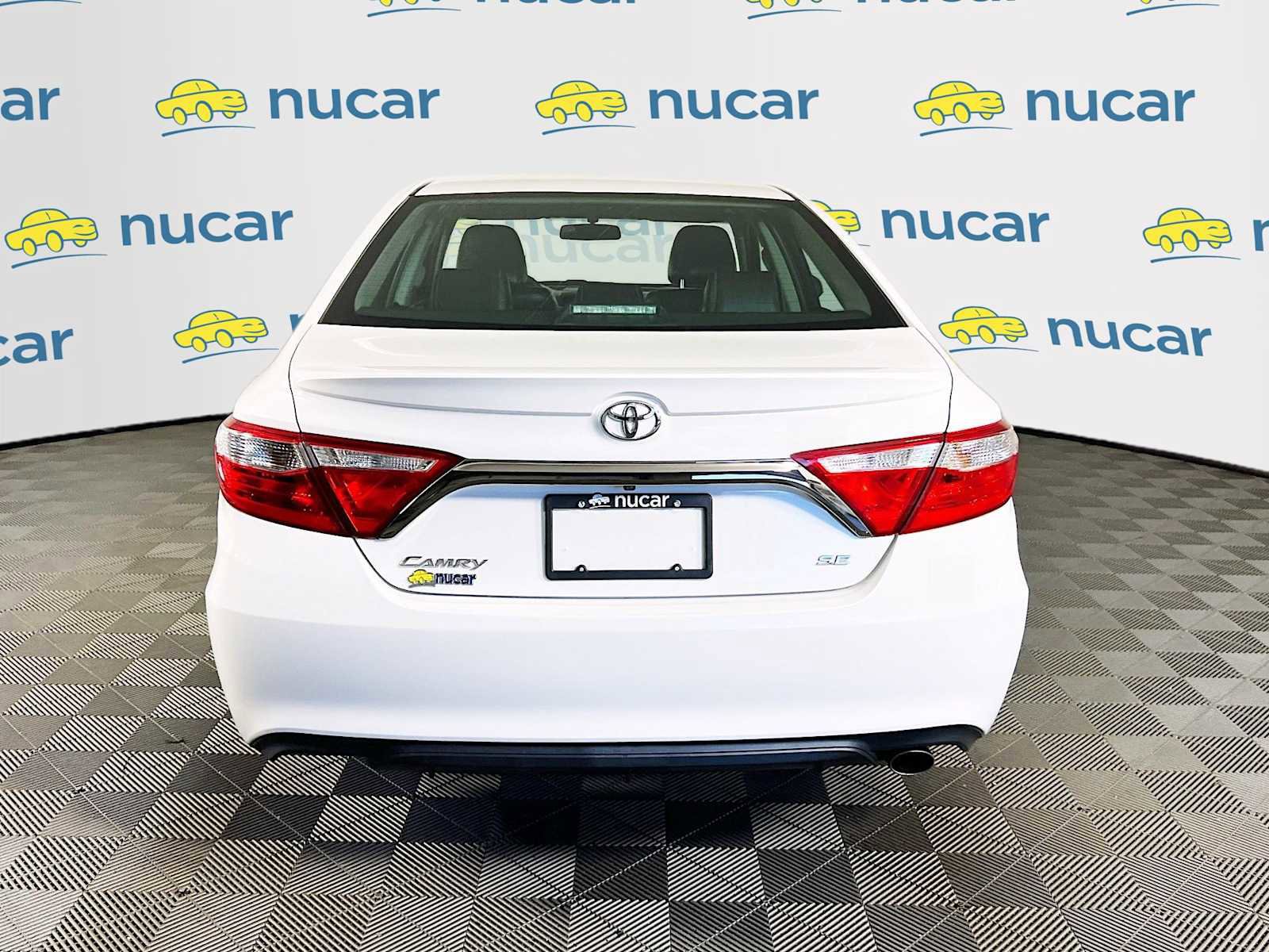 Used 2015 Toyota Camry SE image 6