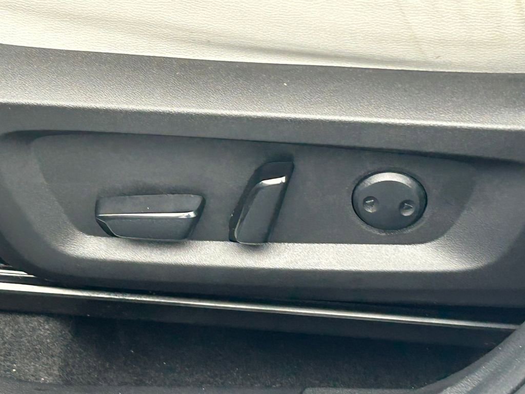 Used 2022 Mitsubishi Outlander SEL image 17