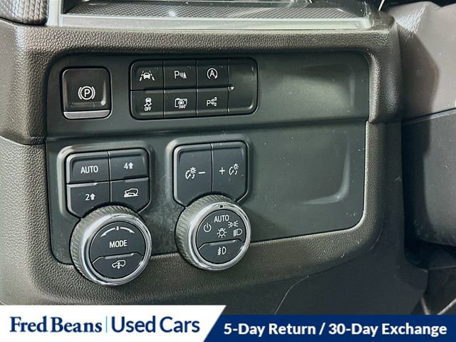 Used 2025 Chevrolet Suburban RST w/ RST Capability Package image 12