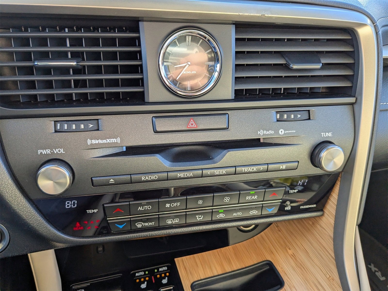 Used 2022 Lexus RX 350L Premium w/ Premium Package image 25