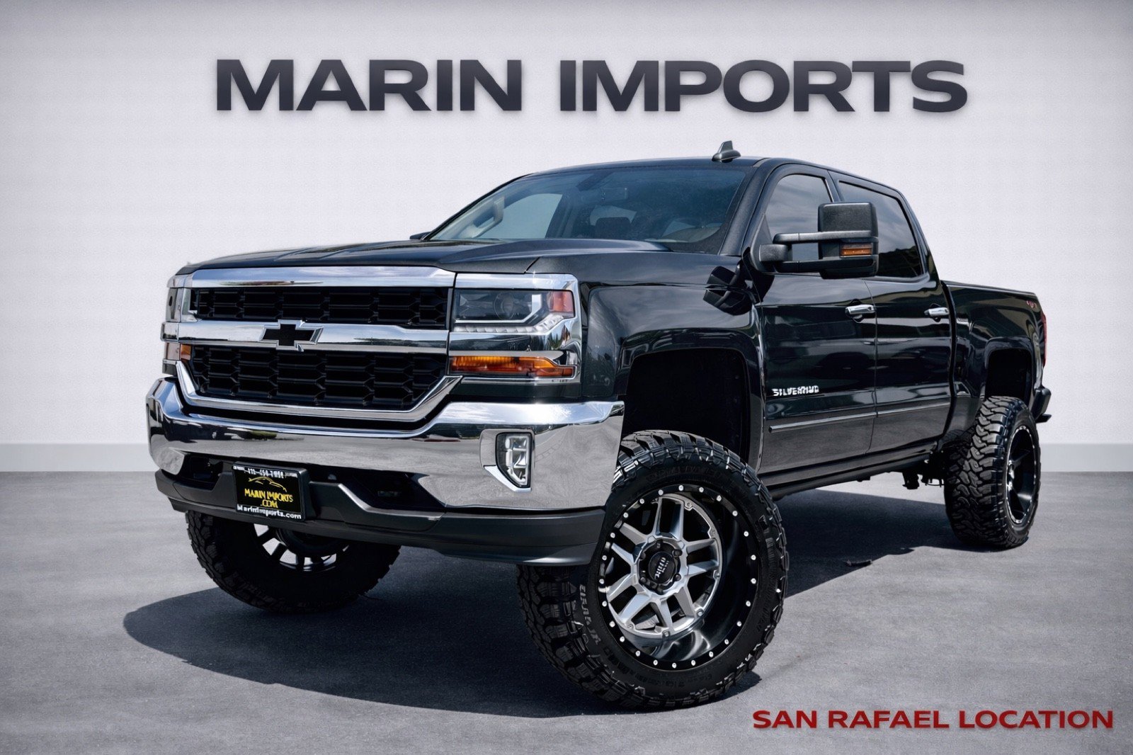 Used 2018 Chevrolet Silverado 1500 LT w/ LT Eassist Package AWD/4WD image 1