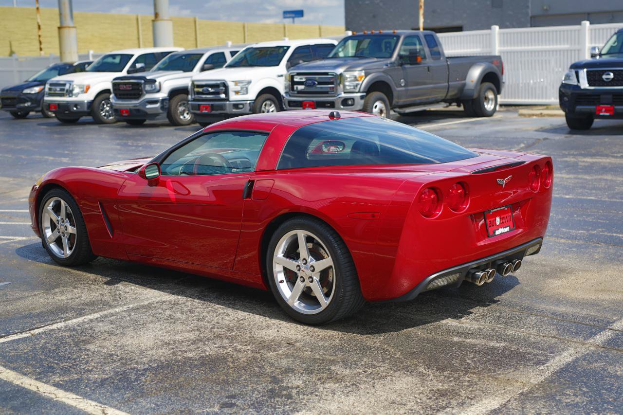 Used 2005 Chevrolet Corvette Coupe w/ Preferred Equipment Group RWD image 4