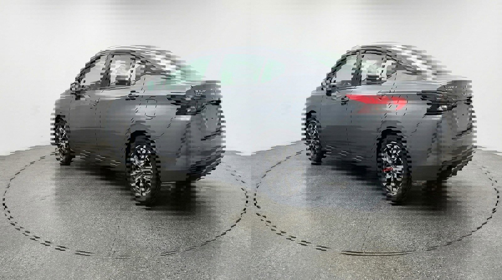 Used 2025 Nissan Versa SV image 5