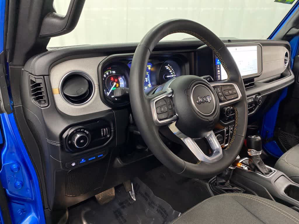 Used 2024 Jeep Wrangler Unlimited Sahara AWD/4WD image 2