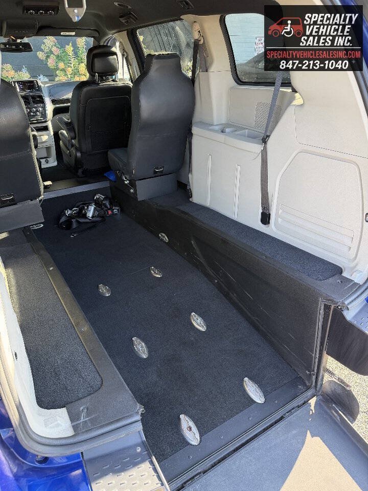 Used 2018 Dodge Grand Caravan SXT FWD image 13