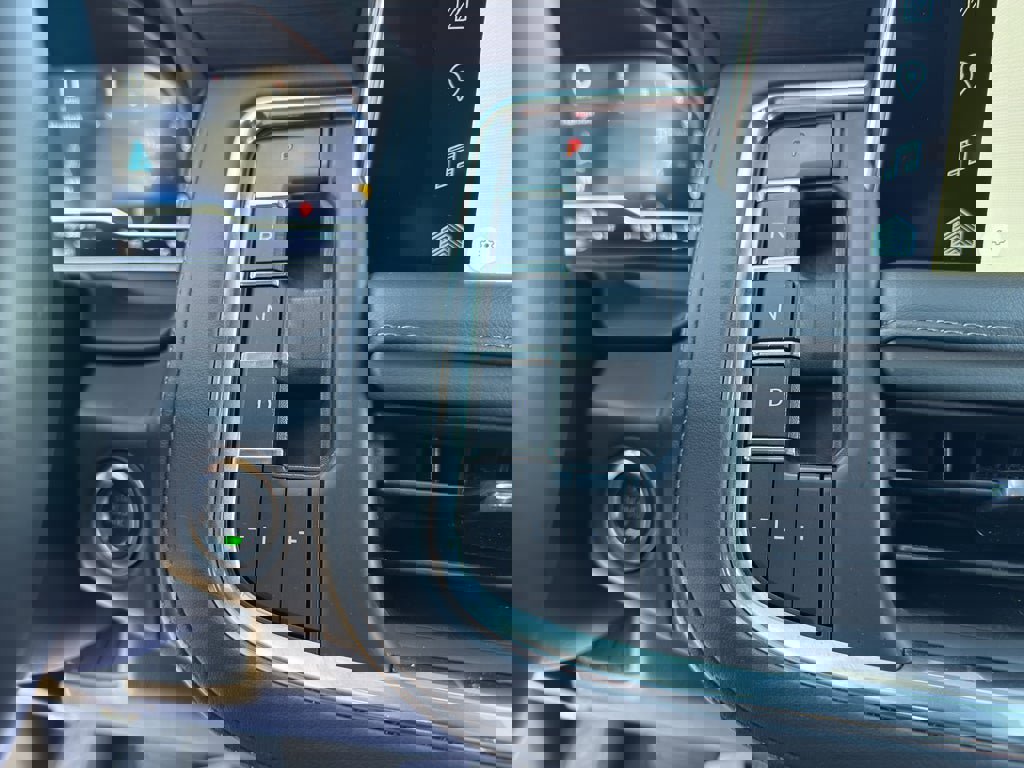 Used 2024 Chevrolet Suburban LT image 19