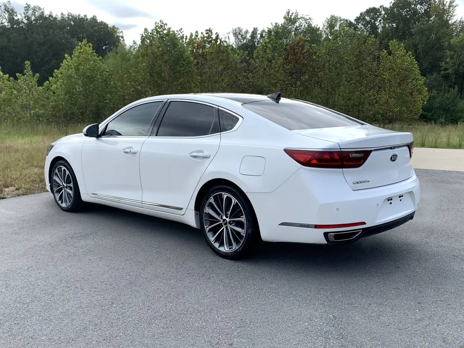 Used 2019 Kia Cadenza Technology FWD image 5