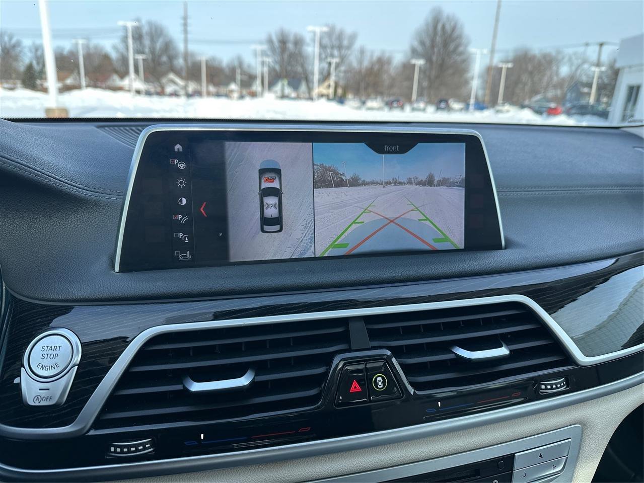 Used 2018 BMW 740i xDrive image 31