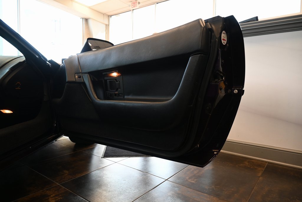 Used 1993 Chevrolet Corvette Coupe image 14