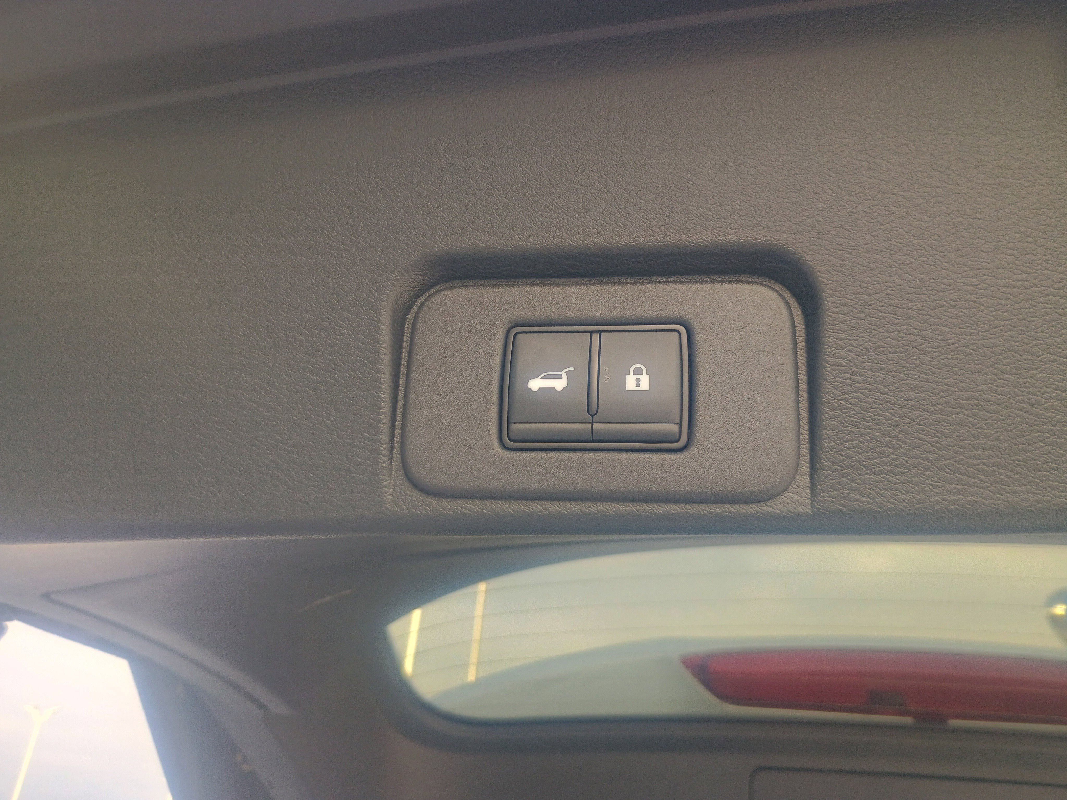 Used 2024 Nissan Rogue SV image 10