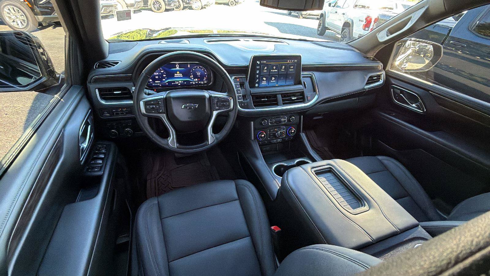 Used 2023 Chevrolet Tahoe Z71 w/ Luxury Package AWD/4WD image 27