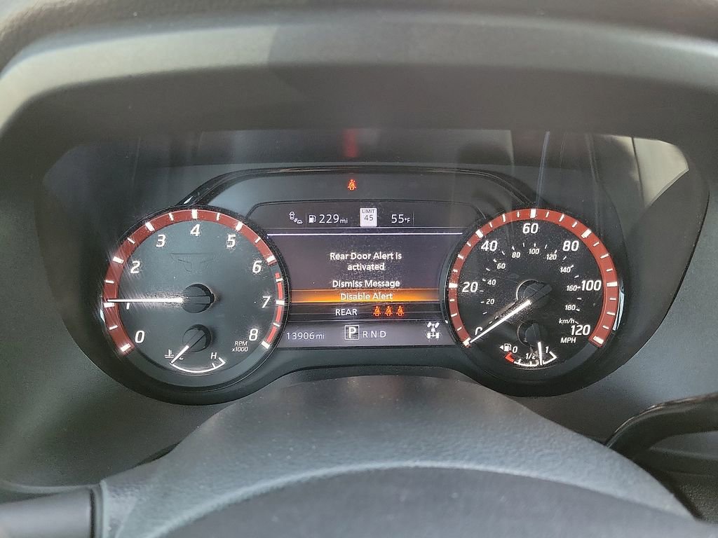 Used 2024 Nissan Titan PRO-4X w/ Pro-4x Convenience Package image 14