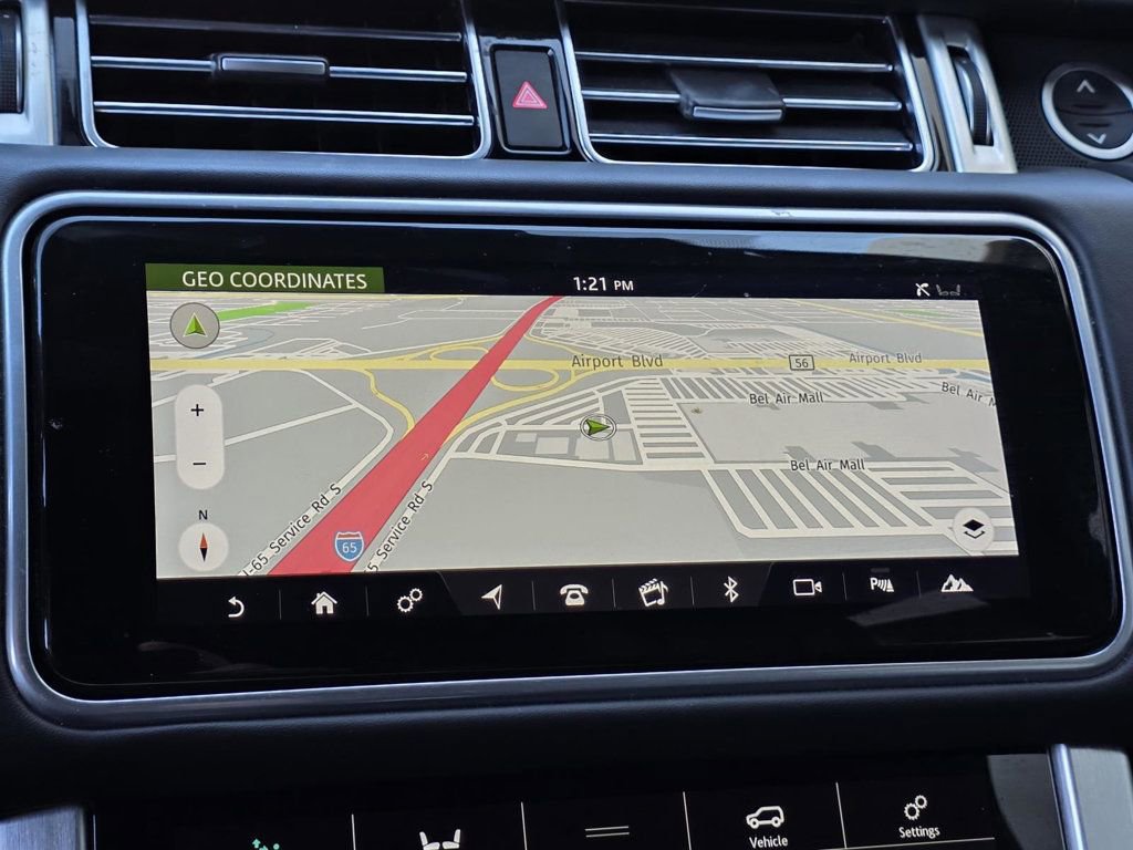 Used 2020 Land Rover Range Rover HSE image 17