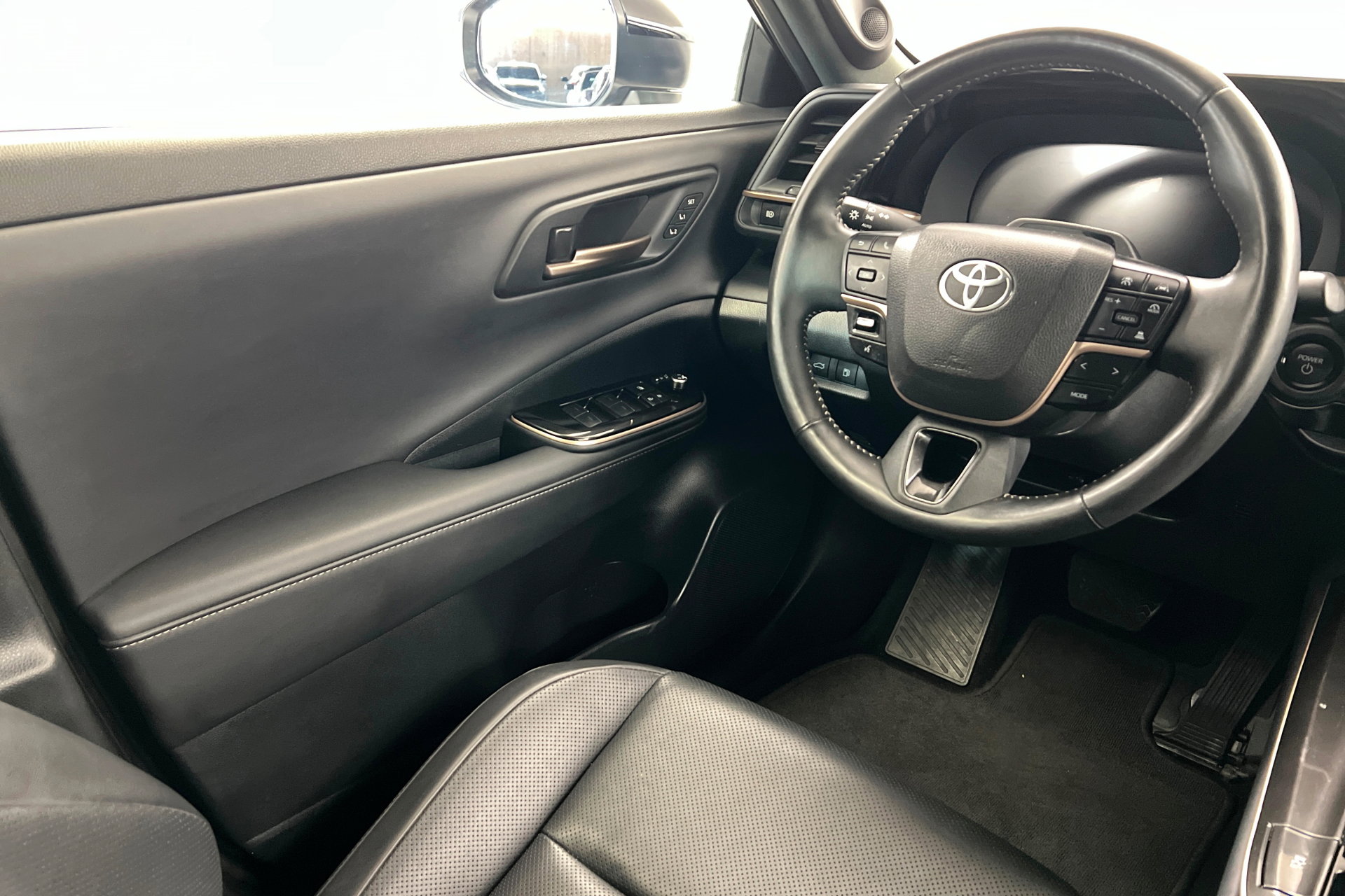 Used 2026 Toyota Crown w/ Advanced Technology Package AWD/4WD image 12
