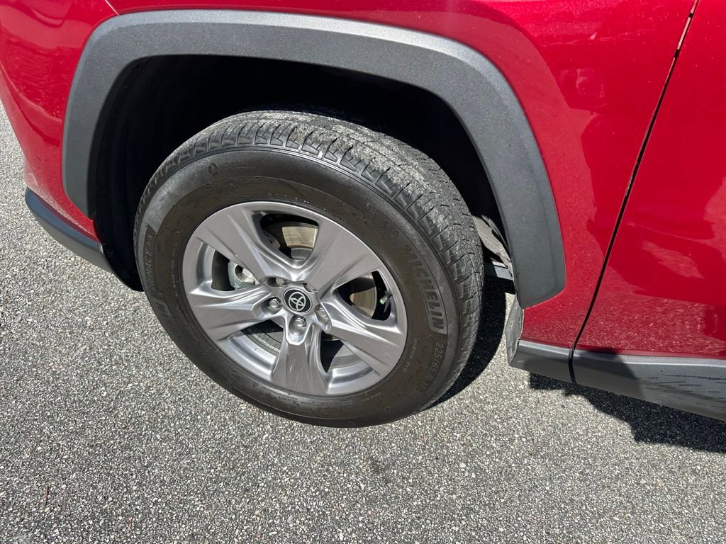 Used 2022 Toyota RAV4 XLE w/ Convenience Package image 11