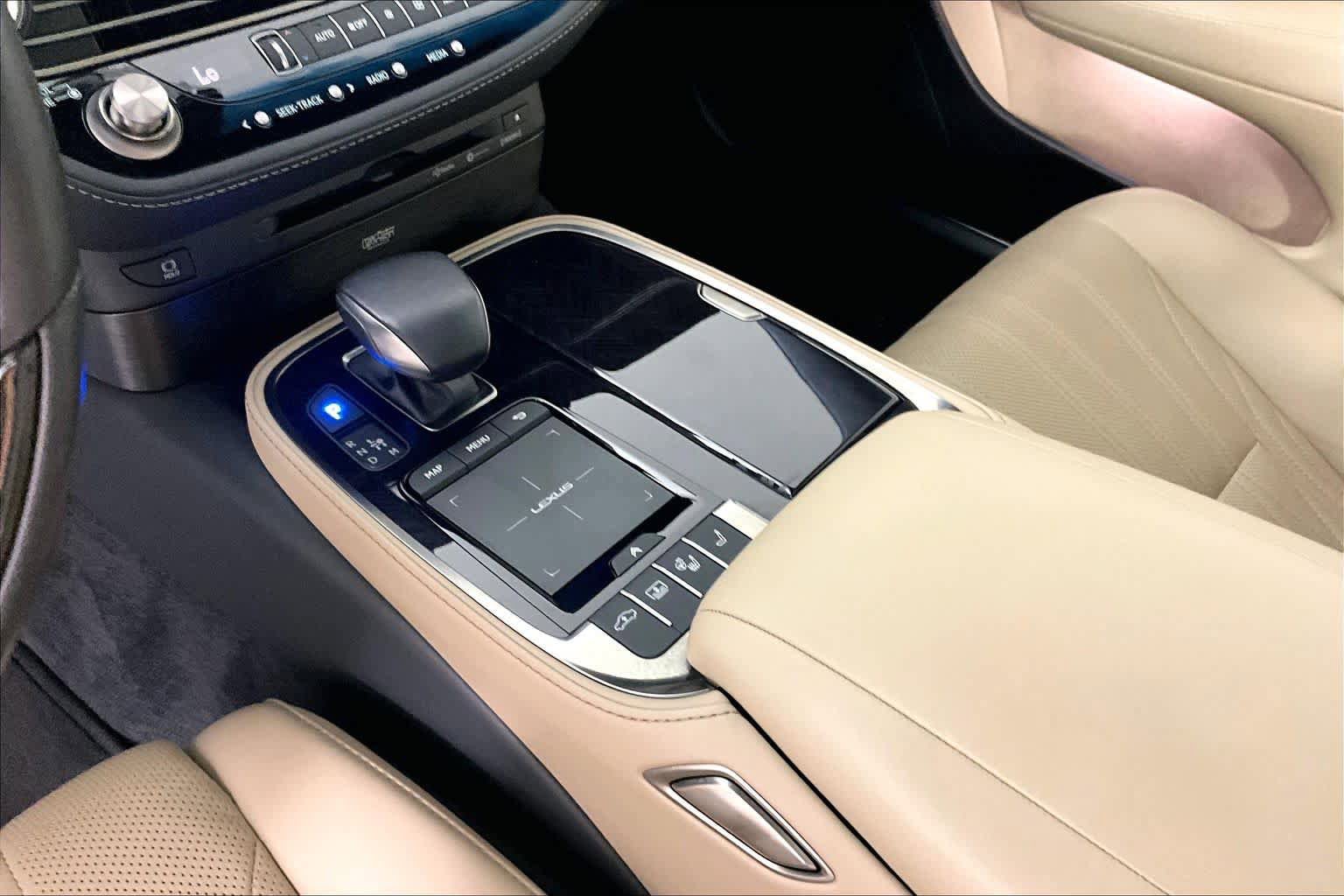 Used 2021 Lexus LS 500 w/ Interior Upgrade Package RWD image 15
