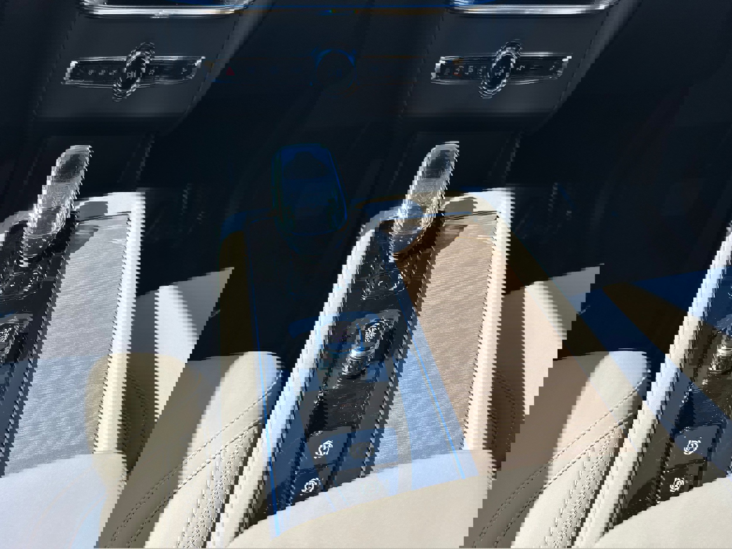 New 2026 Volvo XC90 T8 Plus image 14