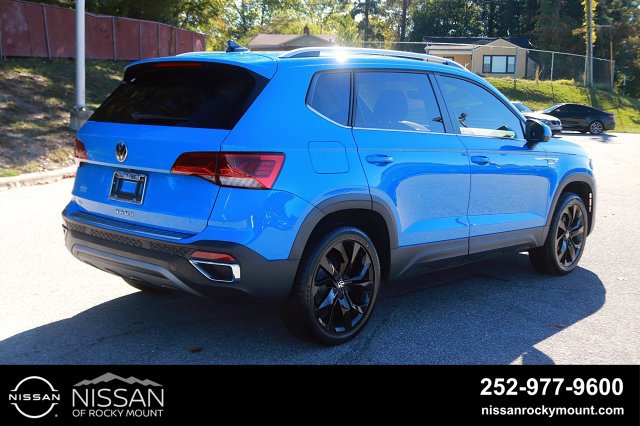 Used 2023 Volkswagen Taos SE w/ Black Wheel Package FWD image 7