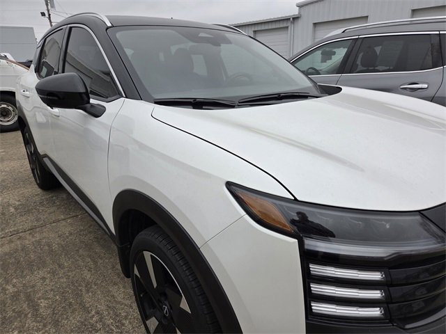 Used 2025 Nissan Kicks SR image 9