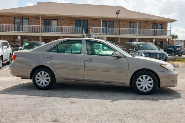 Used 2006 Toyota Camry LE FWD image 16