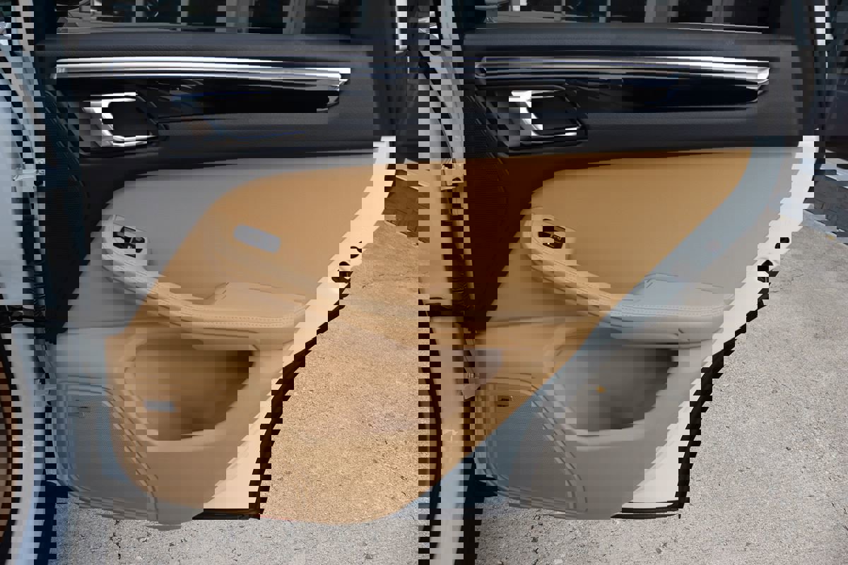 Used 2017 Porsche Macan S image 43