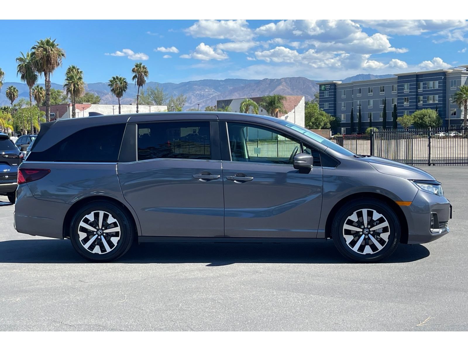Certified 2026 Honda Odyssey EX-L image 7
