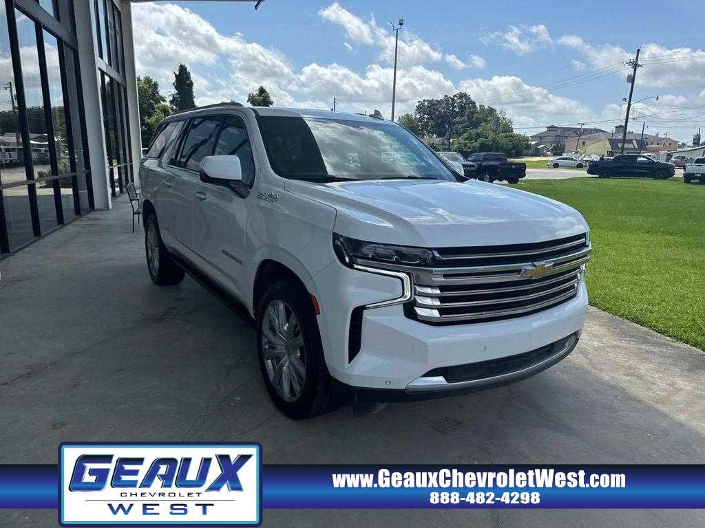 Used 2023 Chevrolet Suburban High Country w/ Premium Package 2