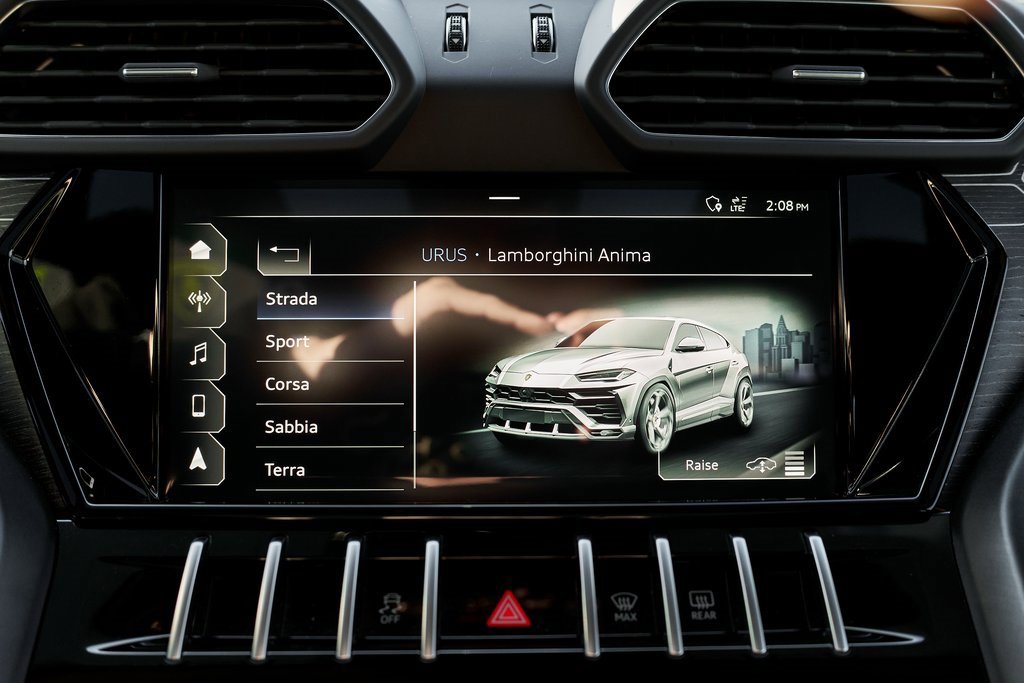 Used 2021 Lamborghini Urus image 73