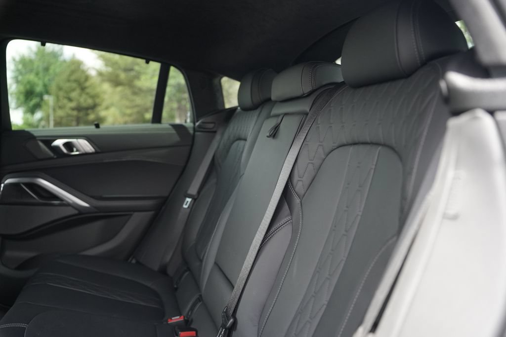 Used 2024 BMW X6 M60i AWD/4WD image 11